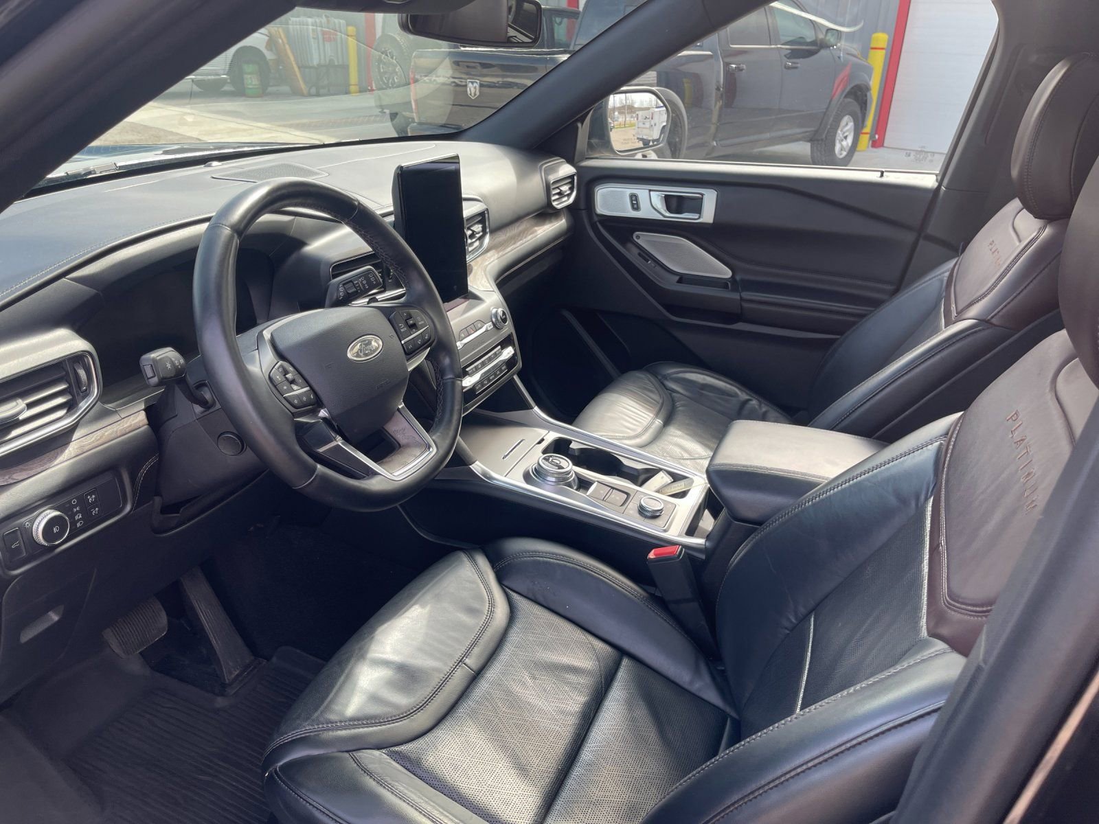 Used 2020 Ford Explorer Platinum w/ Premium Technology Package image 10