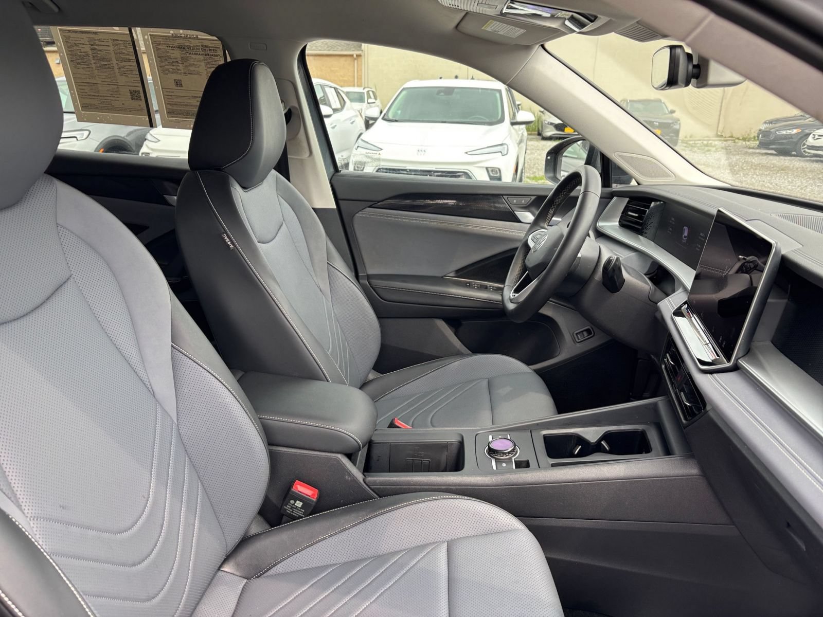 Used 2026 Volkswagen Tiguan SE AWD/4WD image 29