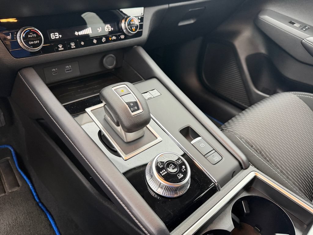 Used 2025 Mitsubishi Outlander ES AWD/4WD image 21
