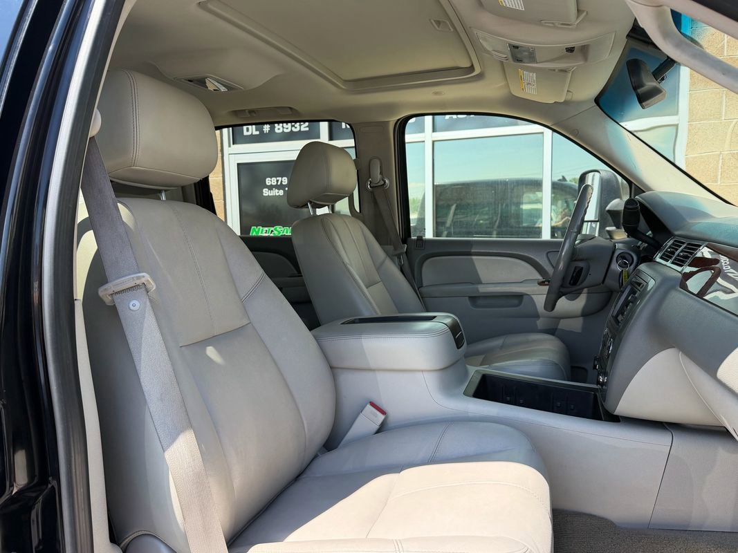 Used 2010 GMC Sierra 3500 SLT AWD/4WD image 16