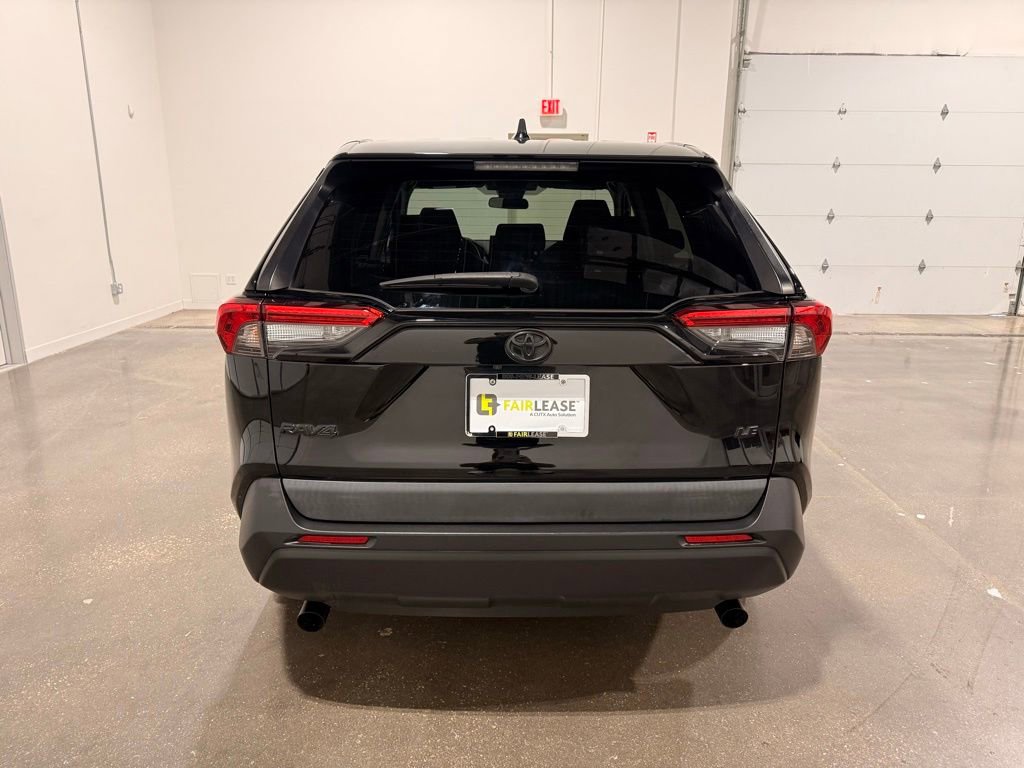 Used 2022 Toyota RAV4 LE FWD image 6