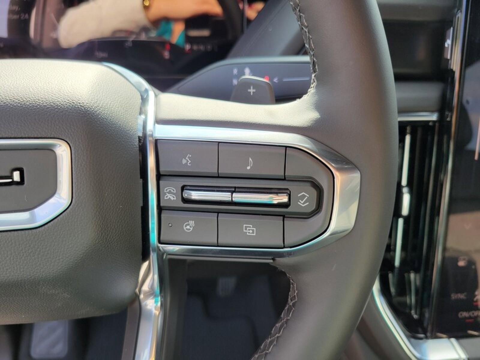 New 2026 GMC Yukon XL Denali image 18