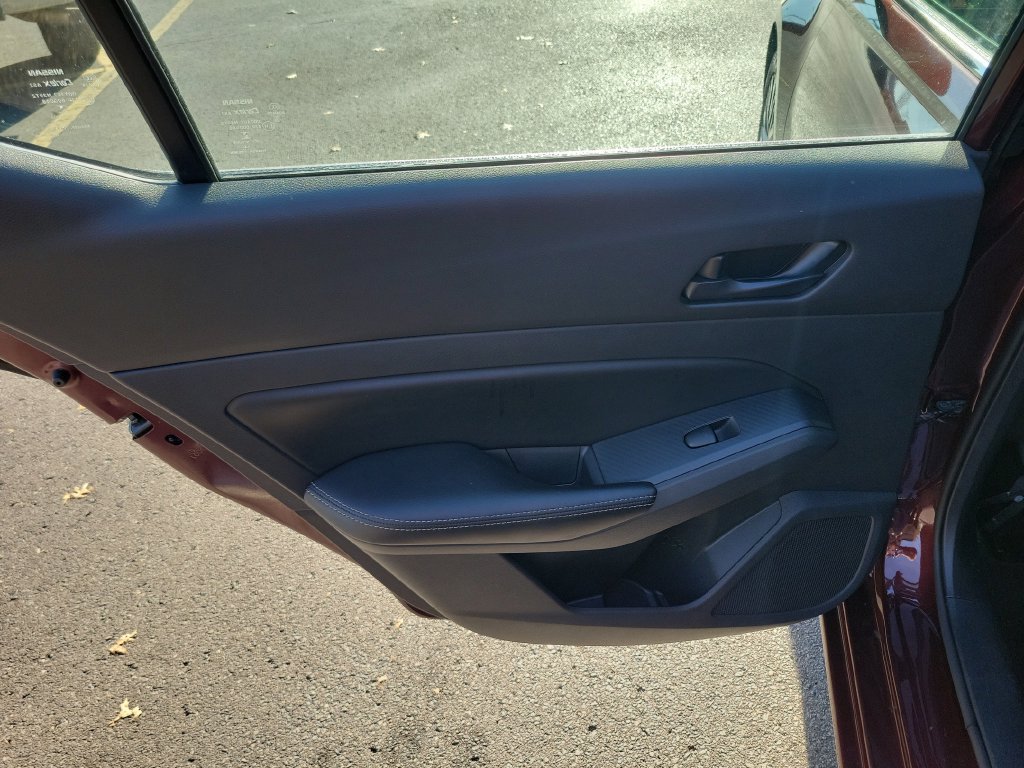 Used 2024 Nissan Altima 2.5 SV FWD image 19