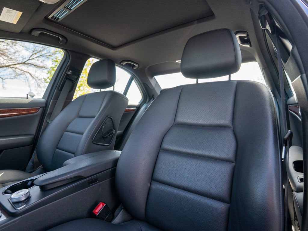 Used 2011 Mercedes-Benz C 300 4MATIC Sedan image 9