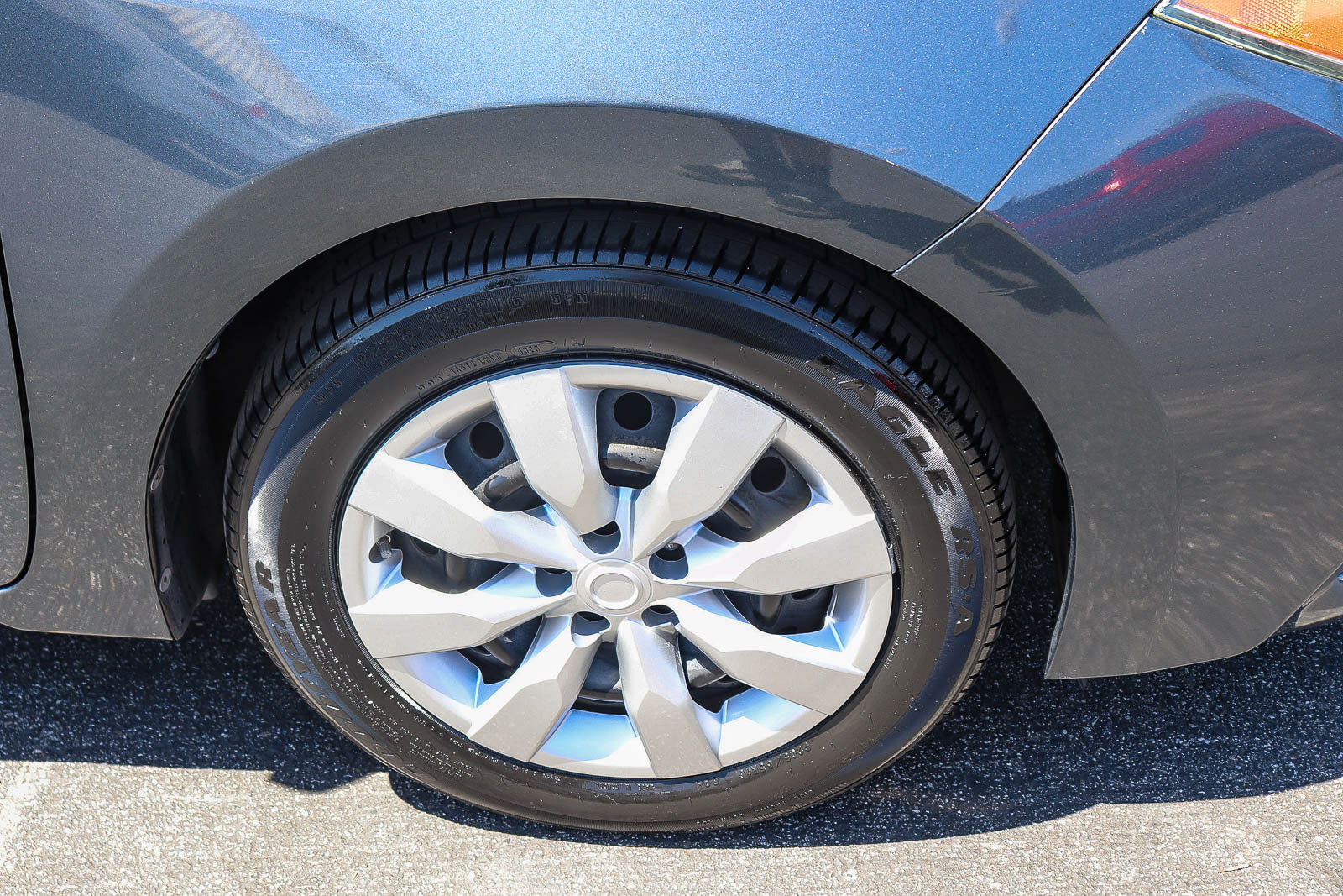 Used 2015 Toyota Corolla LE FWD image 7