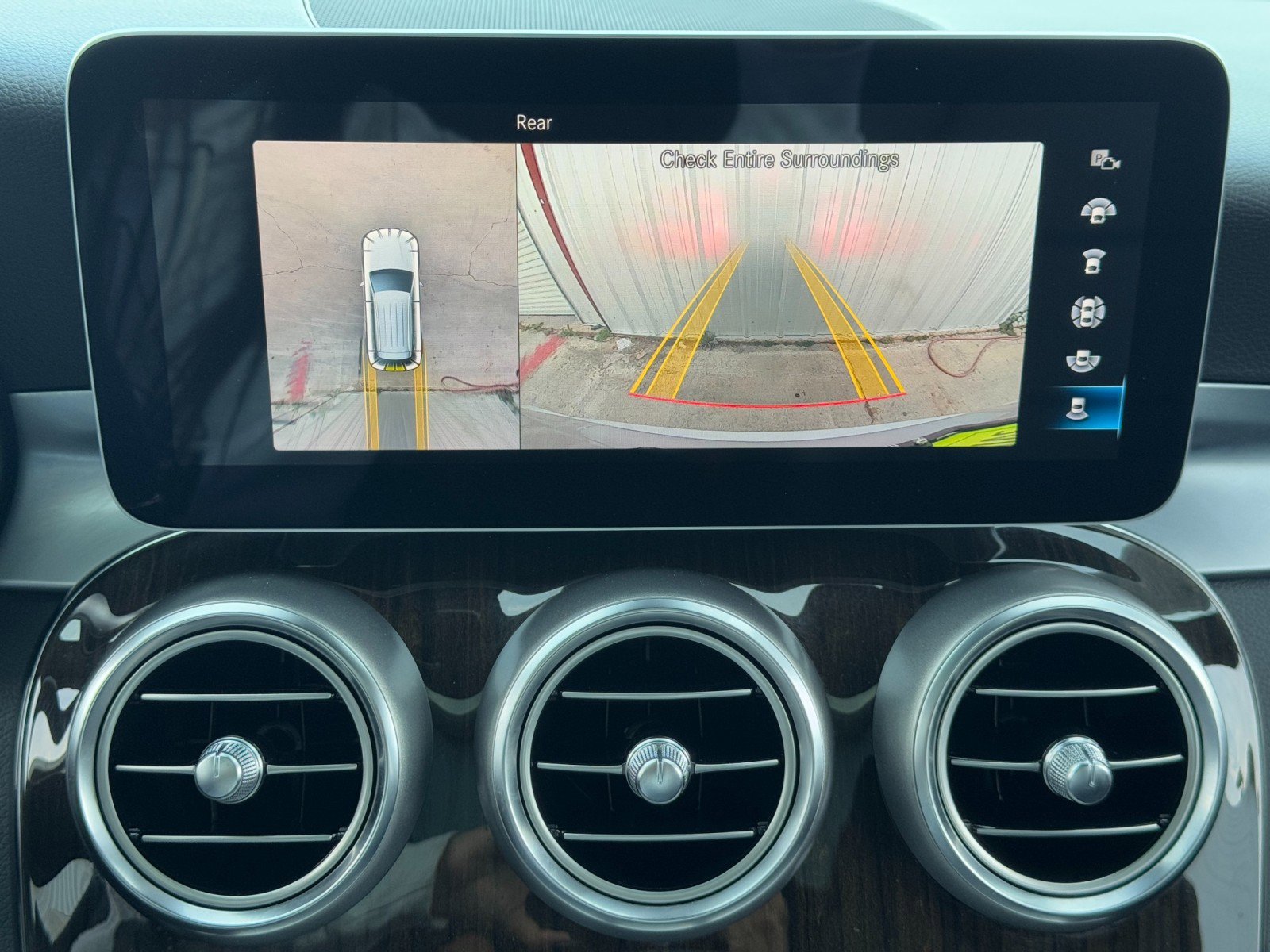 Used 2020 Mercedes-Benz GLC 350e 4MATIC image 29