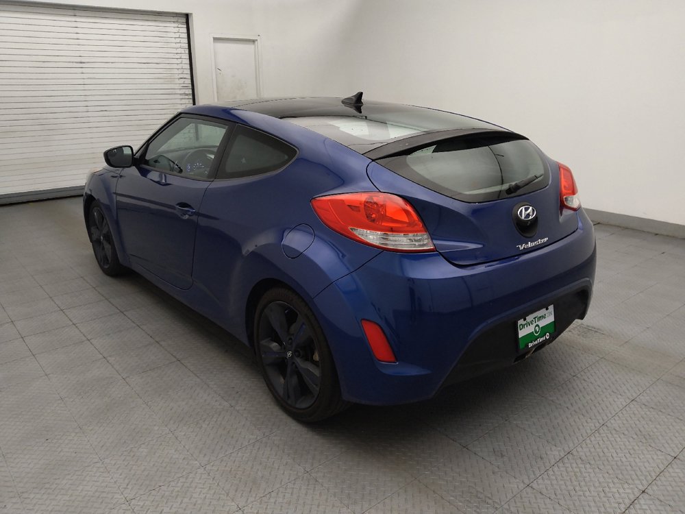 Used 2017 Hyundai Veloster Value Edition FWD image 5