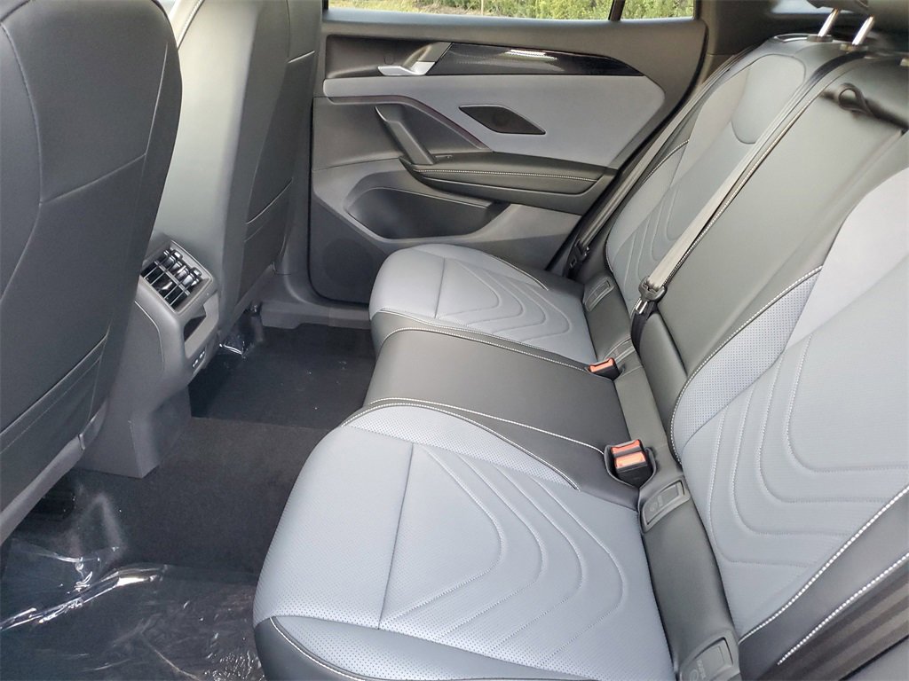 New 2026 Volkswagen Tiguan SE R-Line image 11