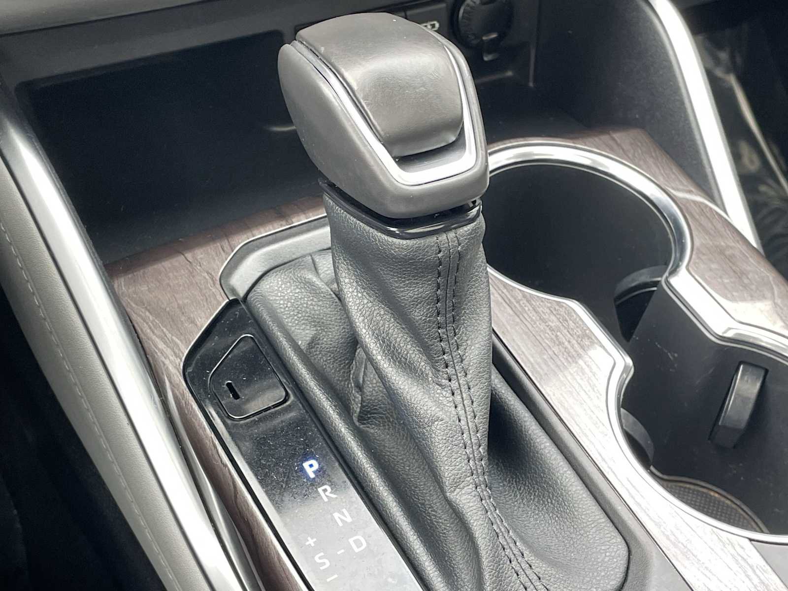 Used 2020 Toyota Highlander Limited image 22