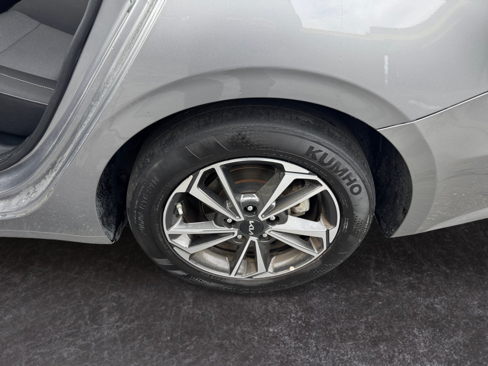 Used 2023 Kia Forte LXS w/ LXS Technology Package FWD image 14