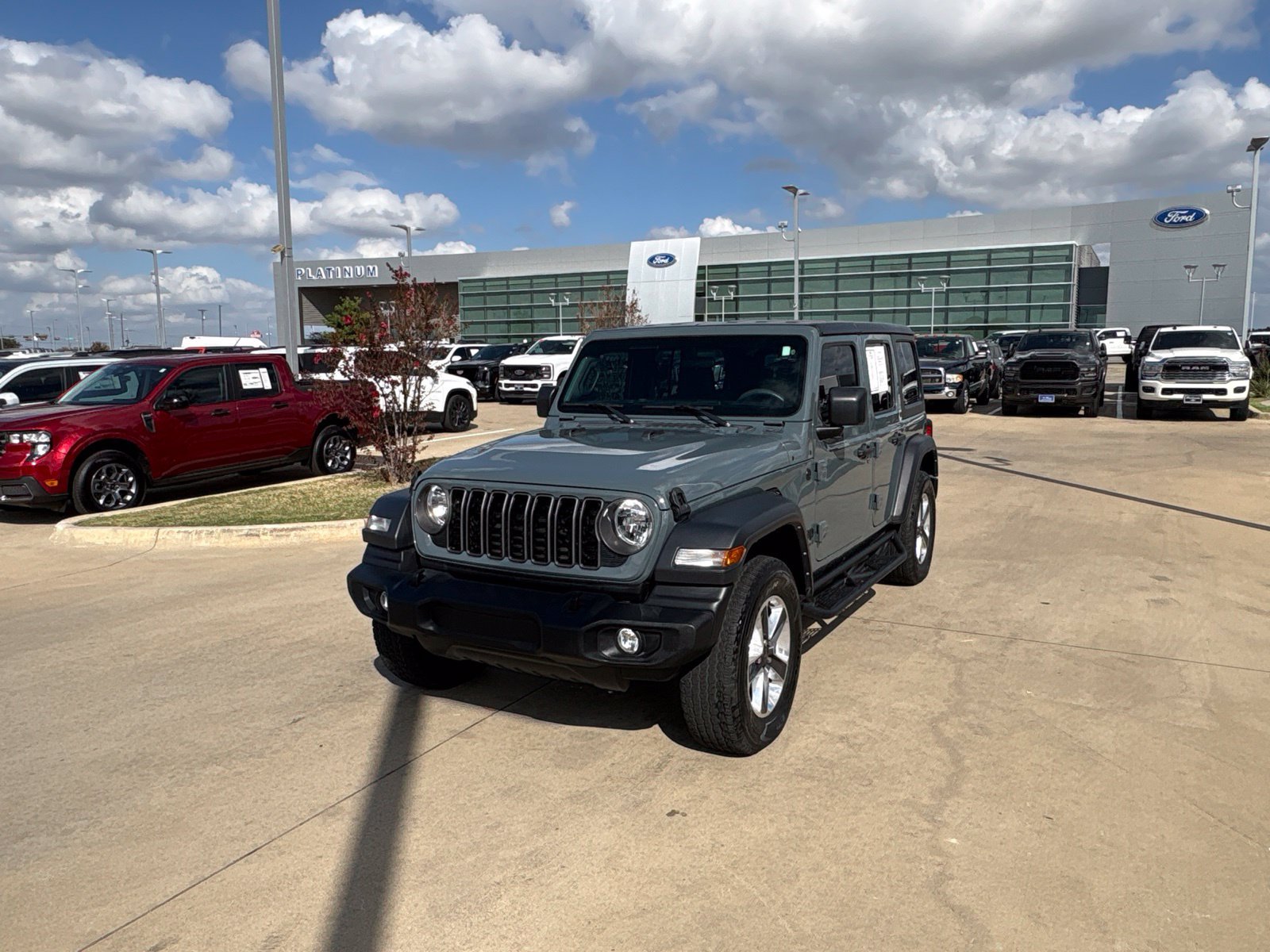 Used 2024 Jeep Wrangler Unlimited Sport AWD/4WD image 24