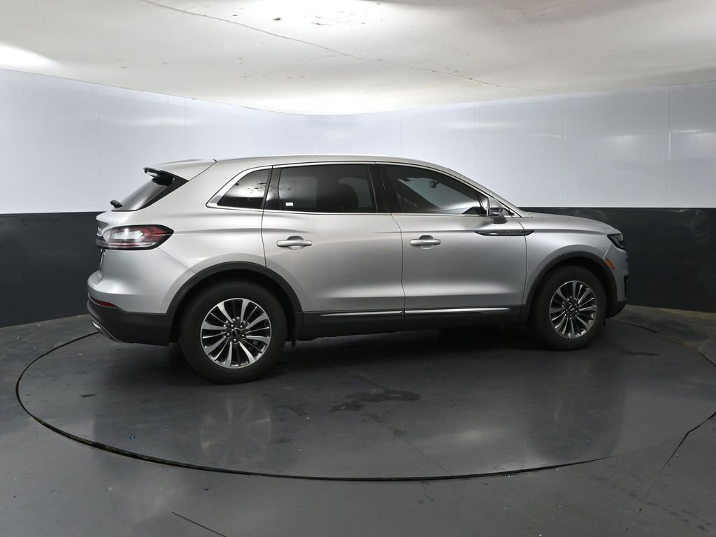 Used 2019 Lincoln Nautilus Select image 4