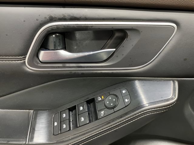 Used 2021 Nissan Rogue SV w/ Premium Package AWD/4WD image 10