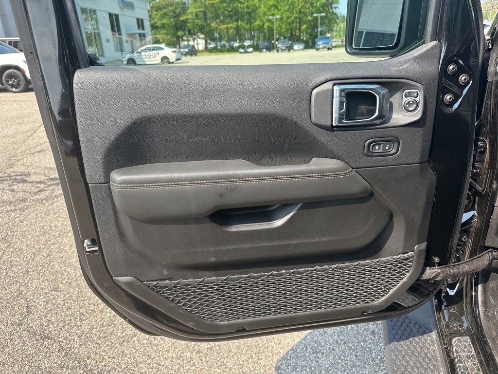 New 2025 Jeep Wrangler Sahara image 11