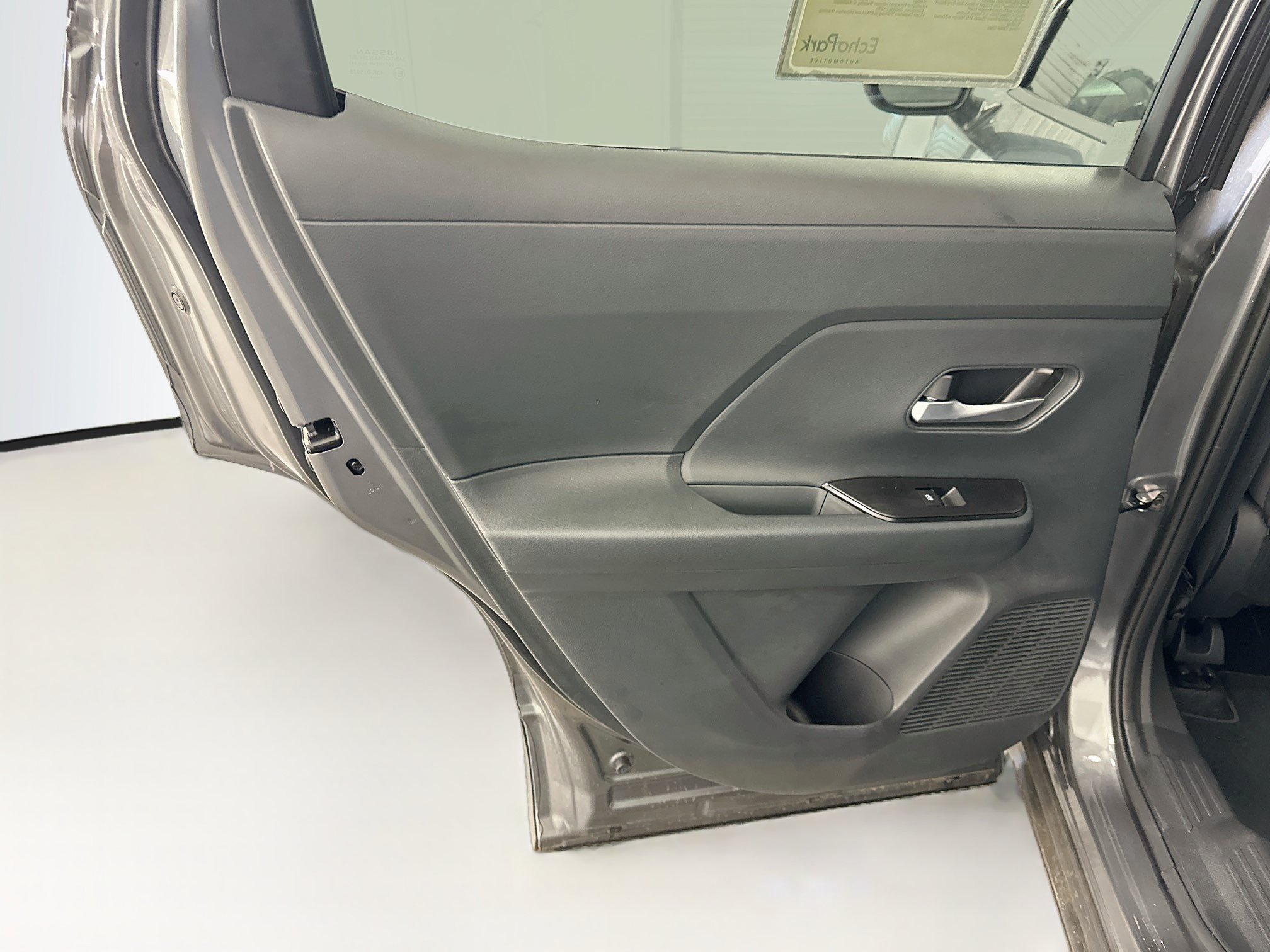 Used 2025 Nissan Kicks SV AWD/4WD image 26