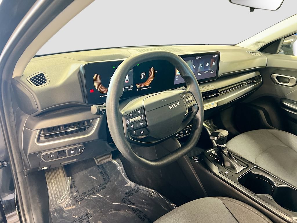 Used 2025 Kia K4 FWD image 9