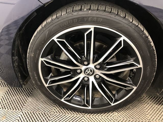 Used 2022 Toyota Avalon Touring w/ Advanced Safety Package image 29