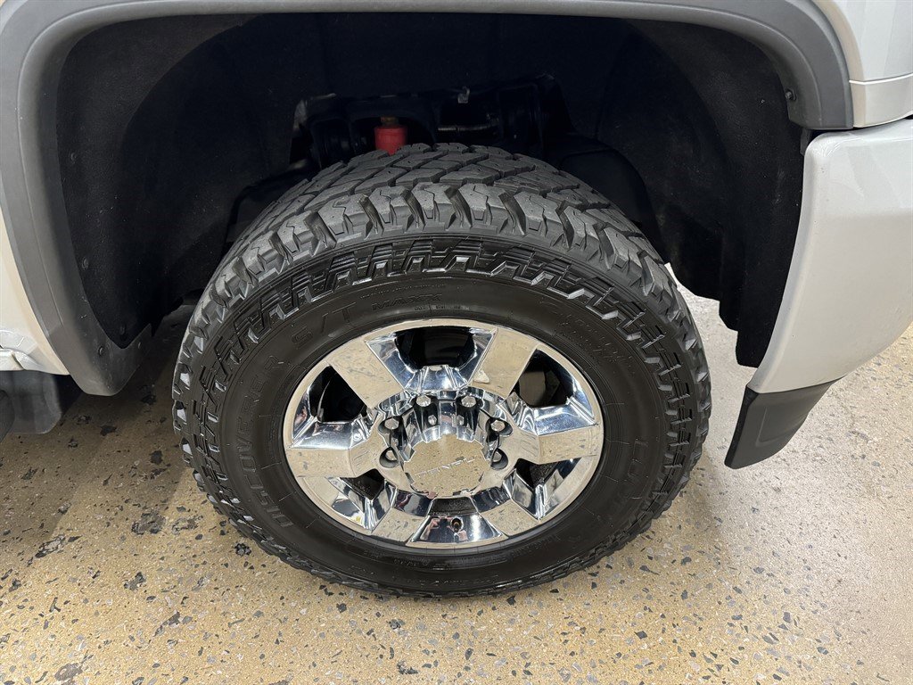Used 2017 GMC Sierra 3500 Denali w/ Duramax Plus Package AWD/4WD image 19