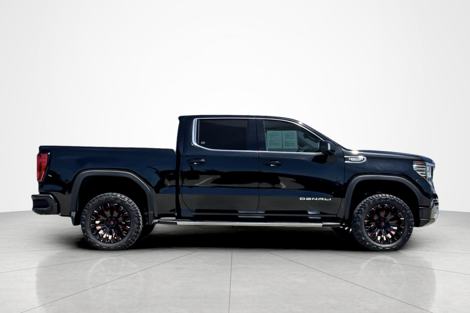 Used 2024 GMC Sierra 1500 Denali w/ Technology Package RWD image 6