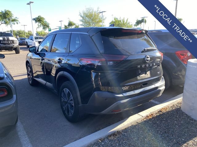 Used 2023 Nissan Rogue SV FWD image 2