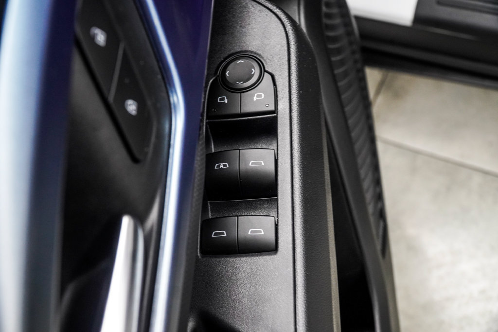 Used 2026 Chevrolet Equinox EV LT FWD image 38