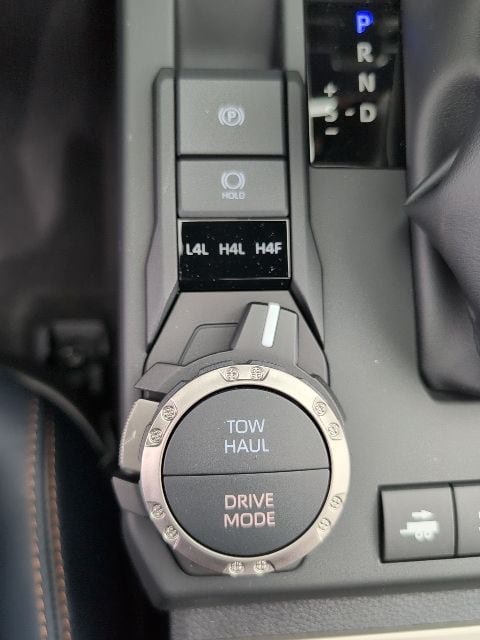 New 2026 Toyota 4Runner Platinum AWD/4WD image 24
