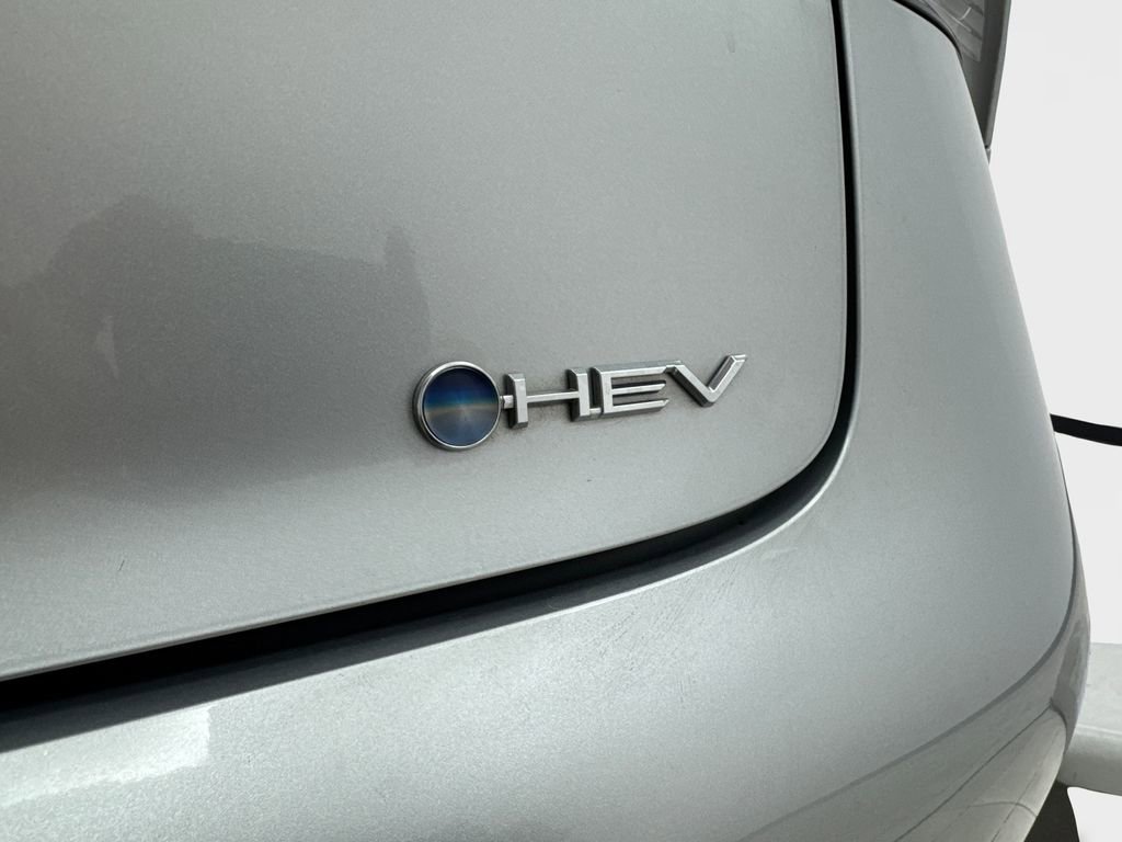 Used 2024 Toyota Prius LE image 24
