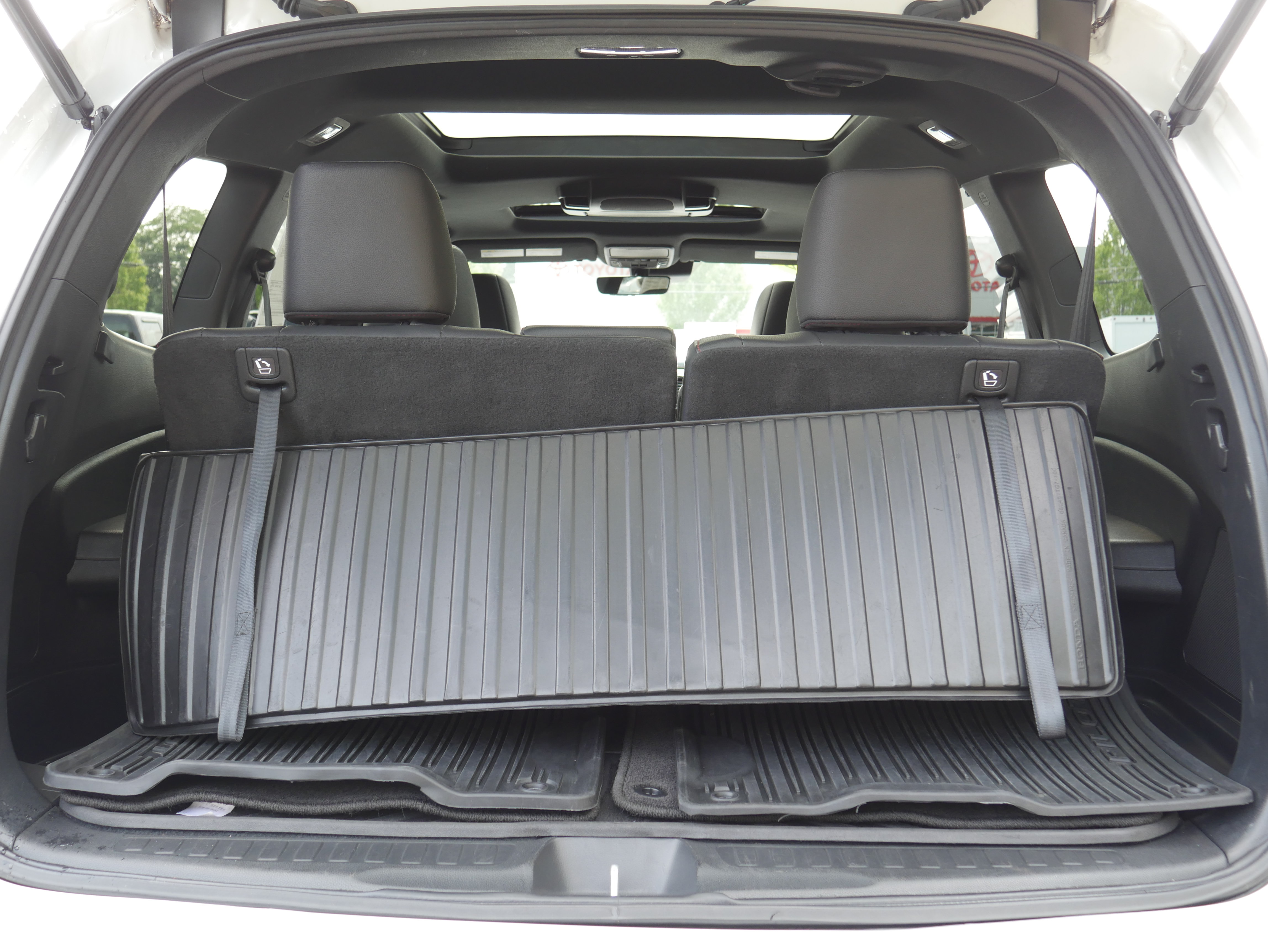 Used 2021 Honda Pilot Black Edition image 6