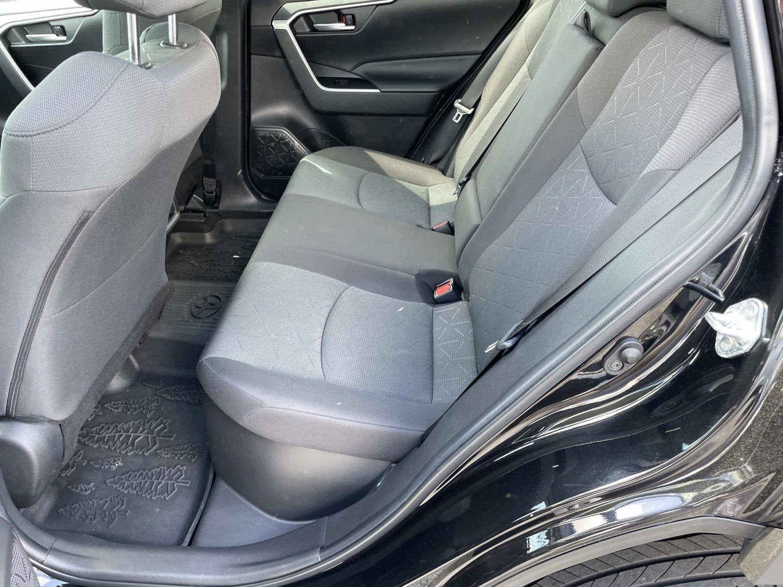 Used 2023 Toyota RAV4 AWD Hybrid image 11