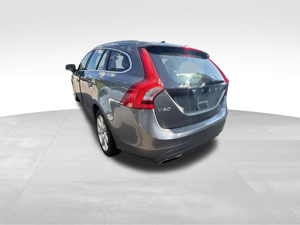 Used 2017 Volvo V60 T5 Premier FWD image 4