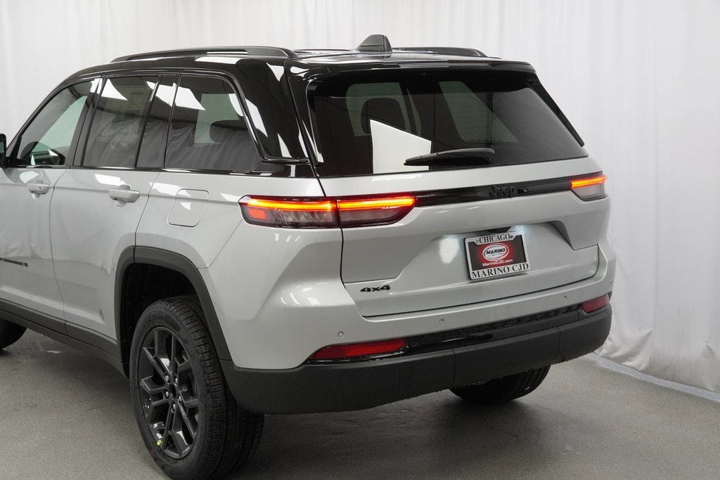 New 2025 Jeep Grand Cherokee Limited image 12