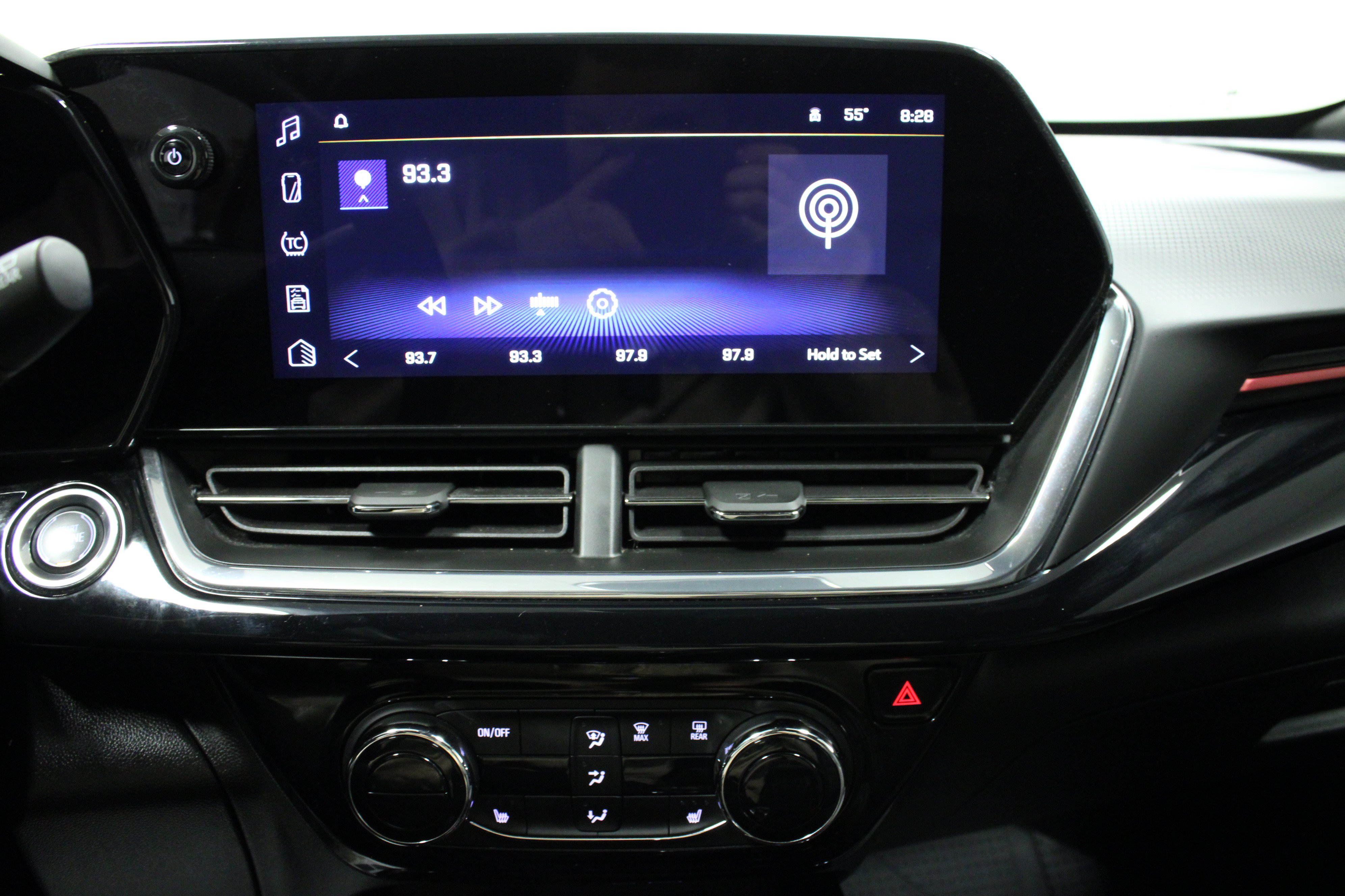 Used 2025 Chevrolet Trax RS w/ Driver Confidence Package FWD image 22