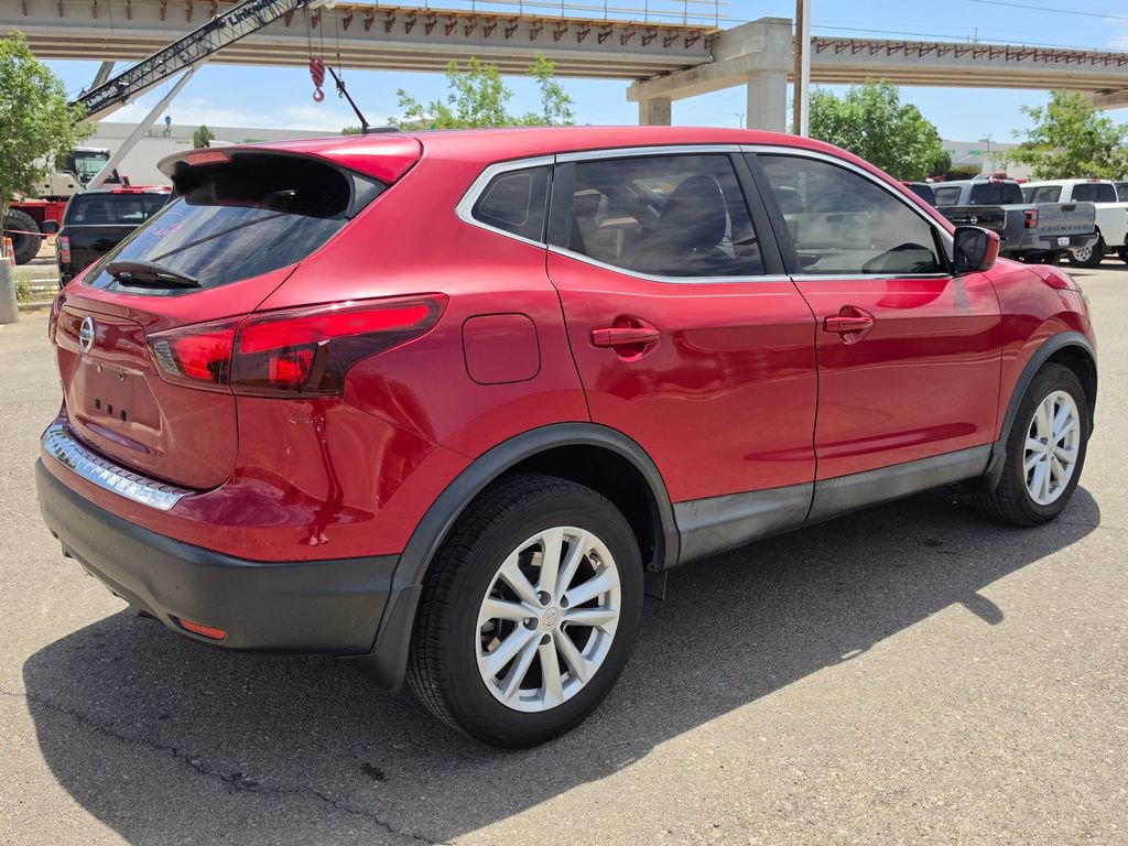Used 2018 Nissan Rogue Sport S w/ S Appearance Package FWD image 3