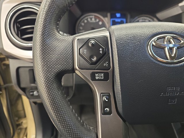 Used 2018 Toyota Tacoma SR5 AWD/4WD image 30