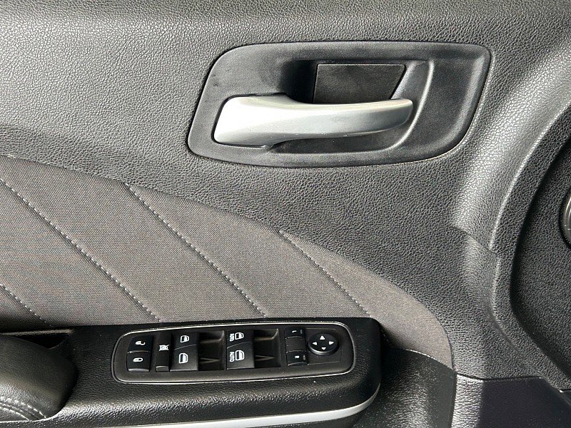 Used 2023 Dodge Charger SXT image 3