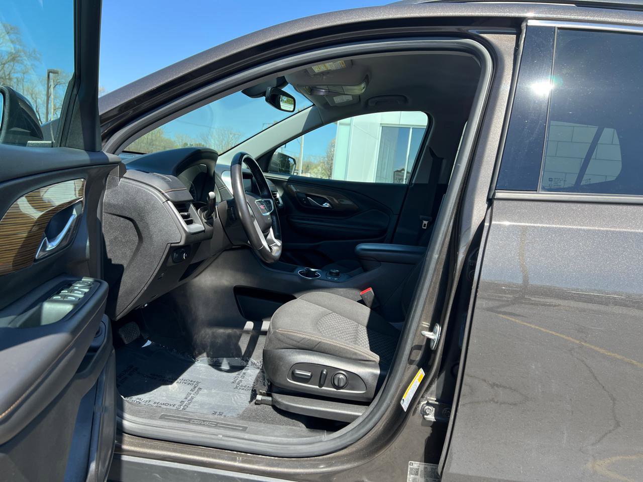 Used 2019 GMC Terrain SLE w/ Driver Convenience Package AWD/4WD image 13