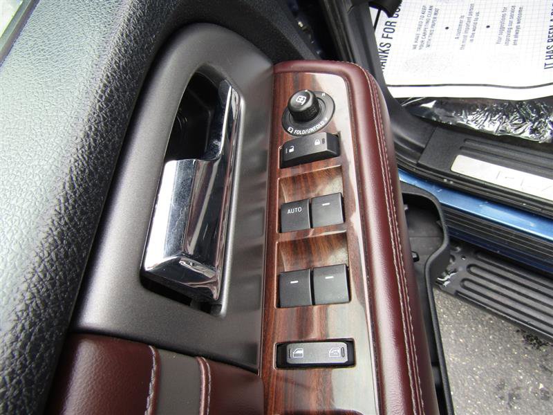 Used 2015 Ford Expedition Platinum image 10