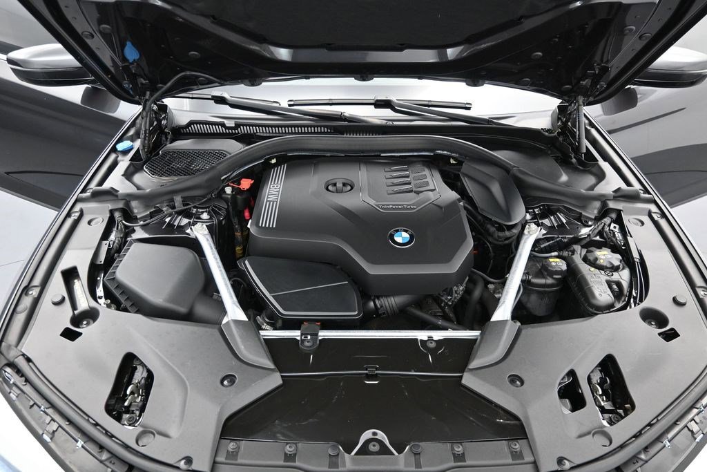 Used 2020 BMW 530i xDrive AWD/4WD image 16