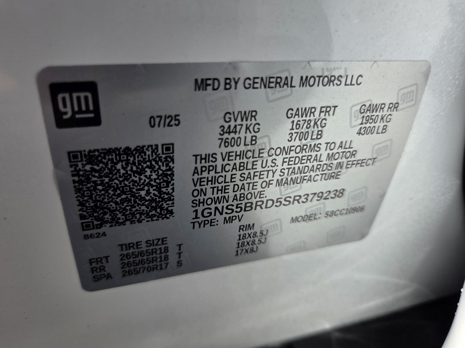Certified 2025 Chevrolet Suburban LS RWD image 20