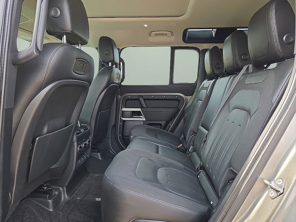 Used 2021 Land Rover Defender 110 SE image 15