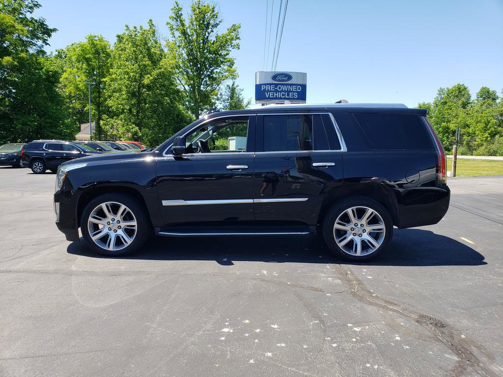 Used 2016 Cadillac Escalade Luxury AWD/4WD image 9