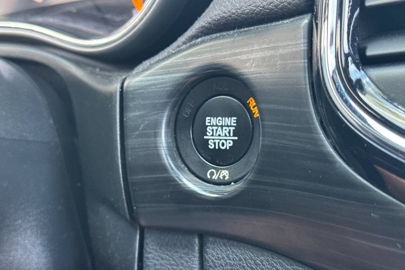 Used 2020 Jeep Grand Cherokee Altitude AWD/4WD image 17