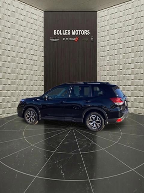 Used 2021 Subaru Forester Premium AWD/4WD image 7