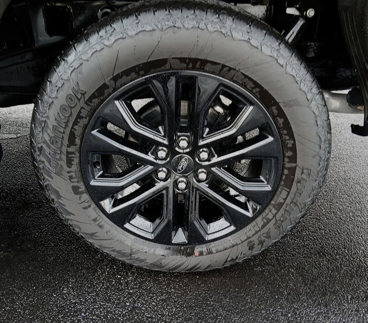 Used 2025 Ford F150 Lariat w/ Equipment Group 502A High image 6