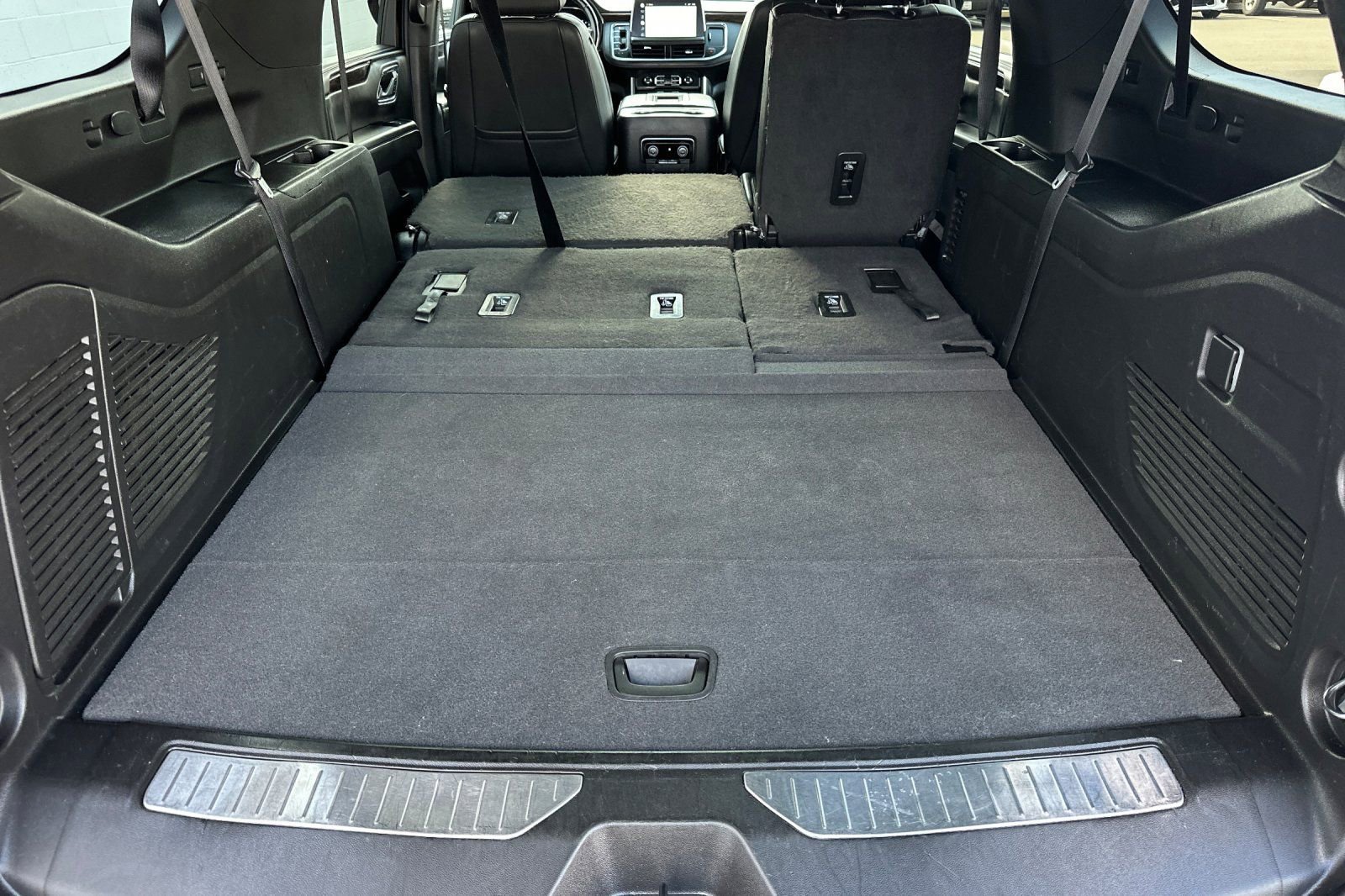 Used 2022 Chevrolet Suburban Z71 image 18