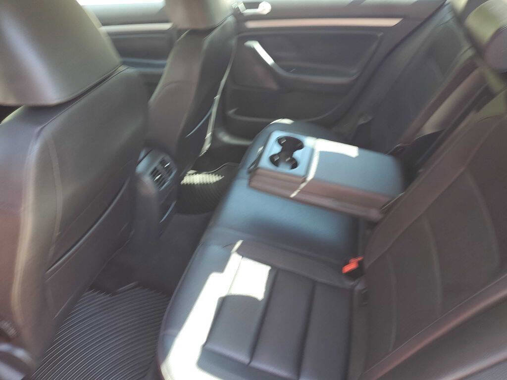 Used 2010 Volkswagen Jetta SE image 23