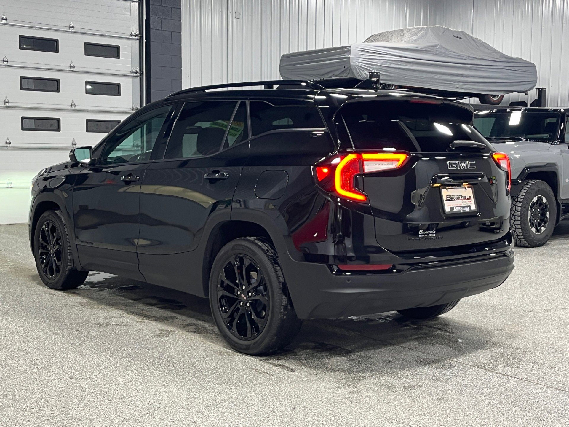 Certified 2022 GMC Terrain SLT w/ Infotainment Package II image 3