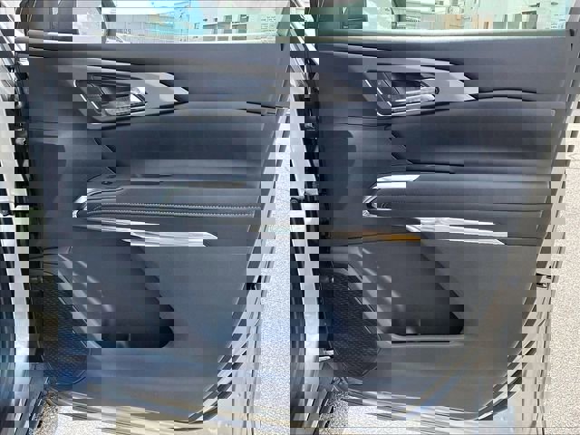 New 2026 Chevrolet Traverse LT w/ Midnight/Sport Edition image 28