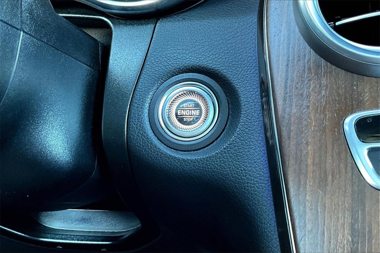 Used 2022 Mercedes-Benz GLC 43 AMG 4MATIC image 27