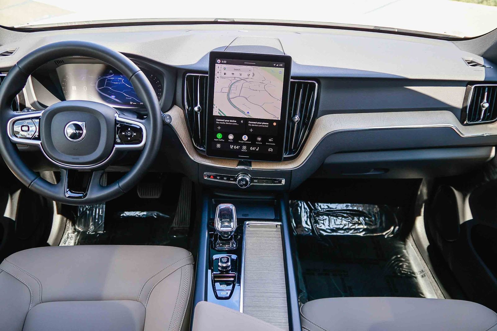 Used 2026 Volvo XC60 B5 Plus w/ Protection Package Premier image 14